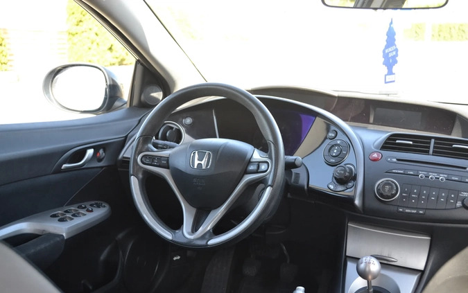 Honda Civic cena 22000 przebieg: 235000, rok produkcji 2008 z Radomsko małe 92